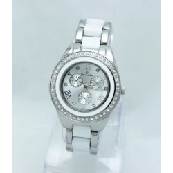 ساعة ماركة نيوفاندي العالمية