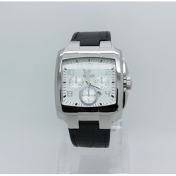 ساعة ماركة نيوفاندي العالمية