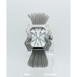 ساعة ماركة نيوفاندي العالمية