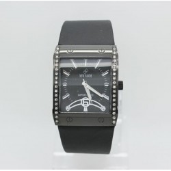 ساعة ماركة نيوفاندي العالمية